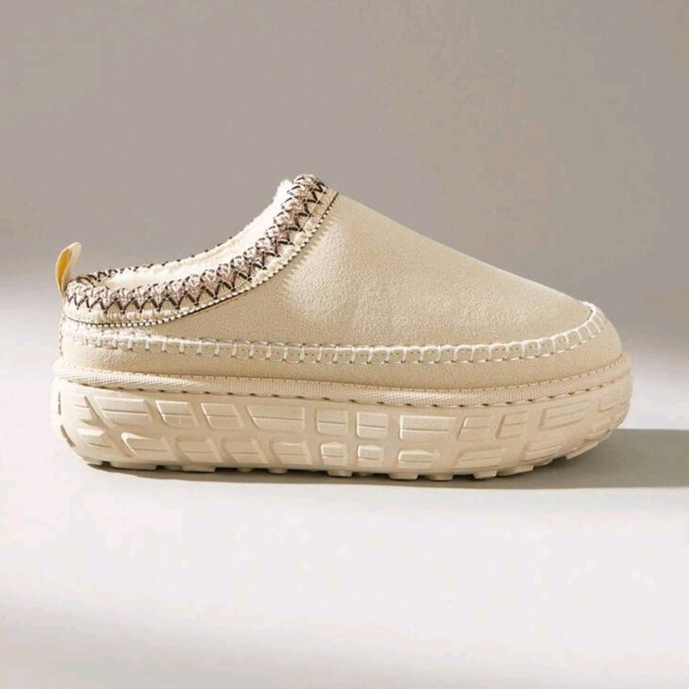 Solecia Cream Slip-On Chunky Sole Platform Boot - Women New Sz 8.5